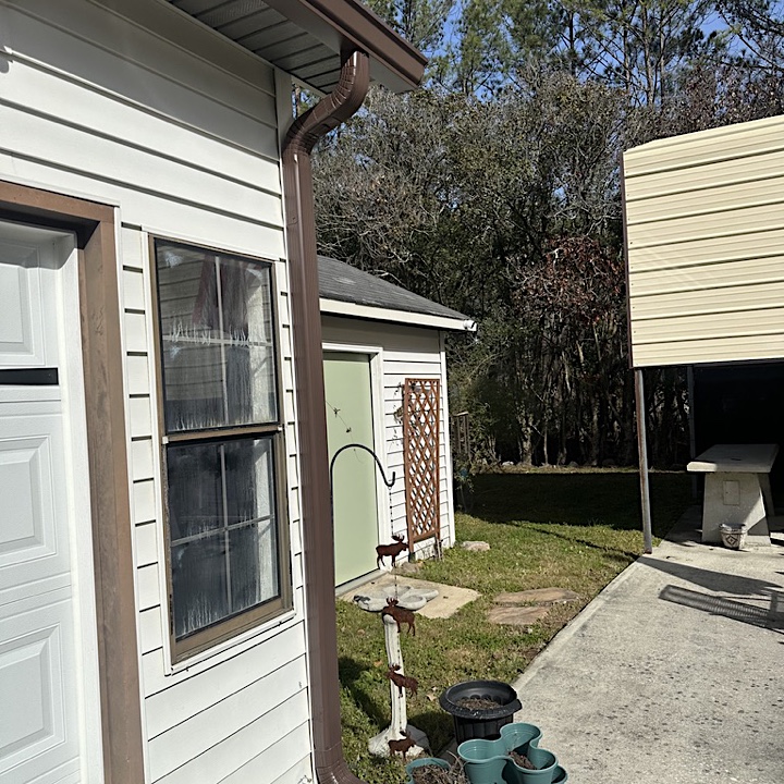 Gutter repair on gutter downspouts in North Charleston SC