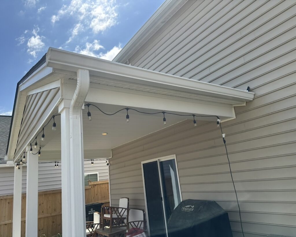 Gutter cost per foot in Summerville, SC my vary due to cost of living and available materials